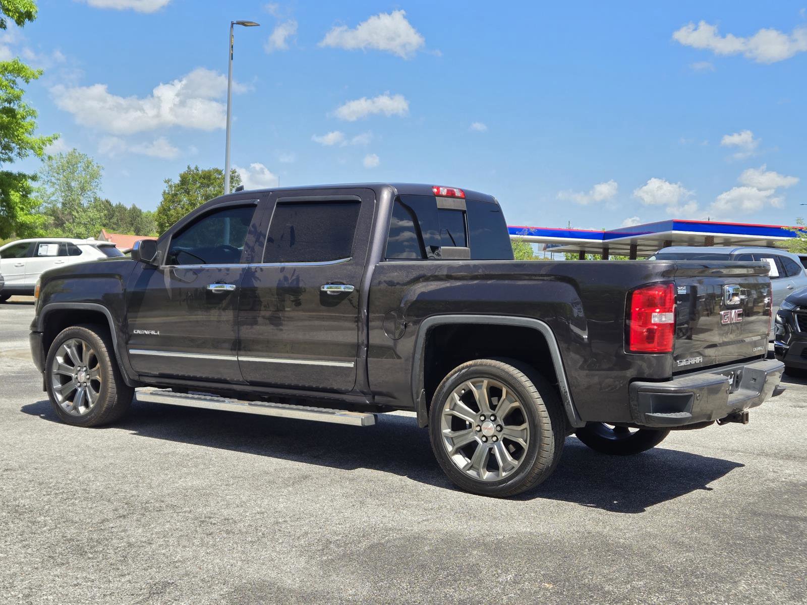 Used 2015 GMC Sierra 1500 Denali w/ Driver Alert Package image 11