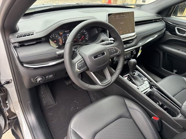 New 2026 Jeep Compass Latitude image 11