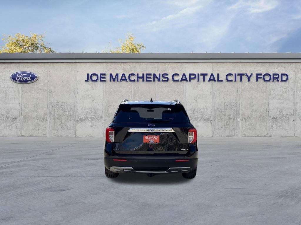 Used 2022 Ford Explorer XLT w/ Equipment Group 202A image 9