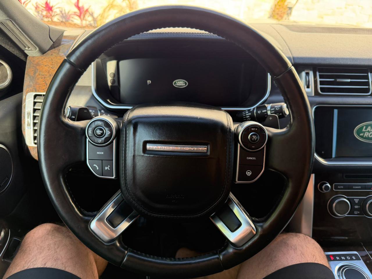 Used 2016 Land Rover Range Rover HSE image 25