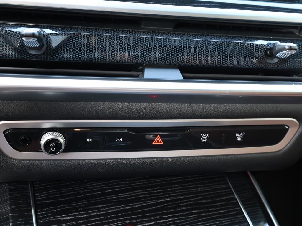 Used 2024 BMW X7 xDrive40i w/ M Sport Package image 38