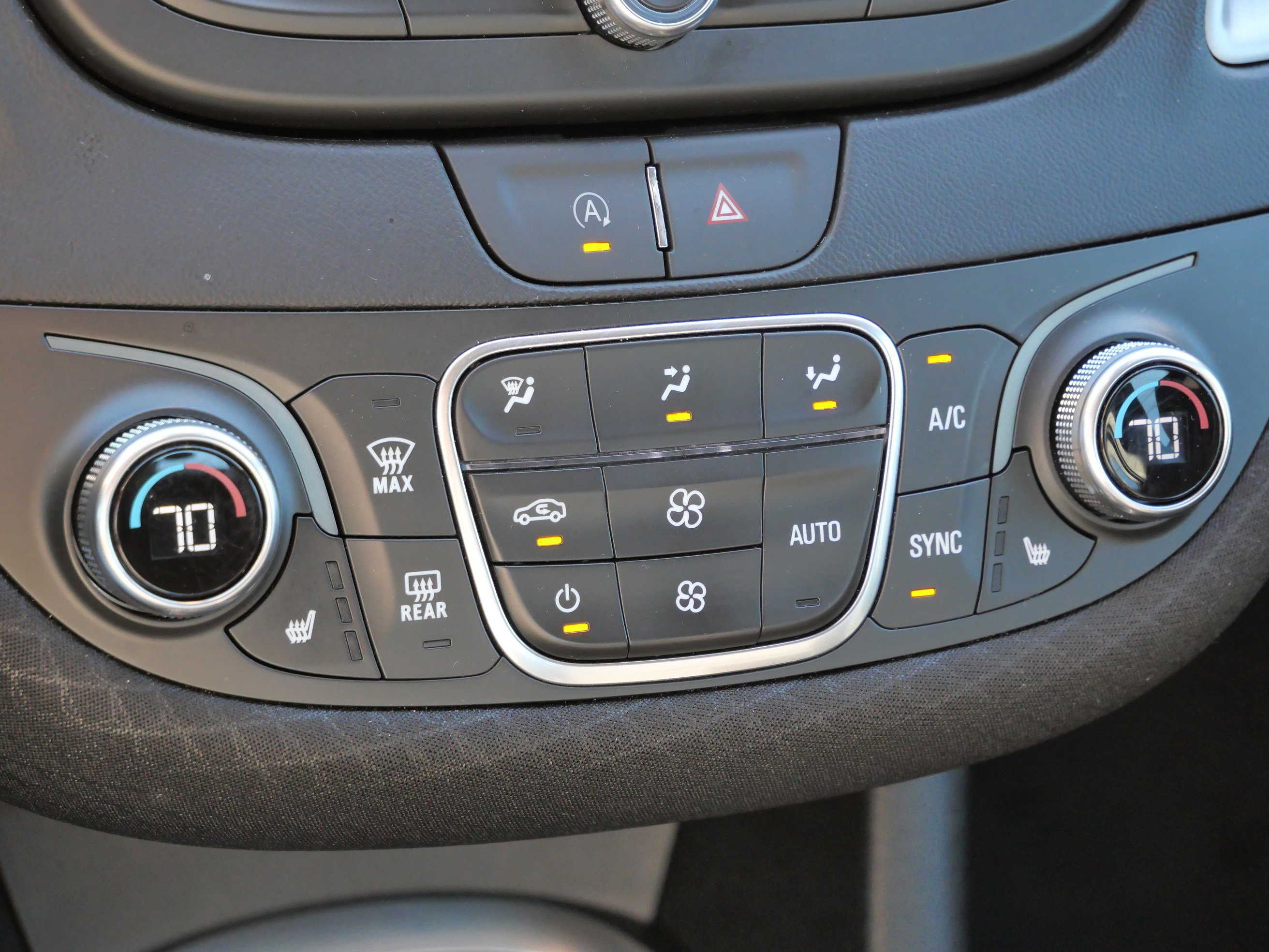 Used 2025 Chevrolet Malibu LT image 24