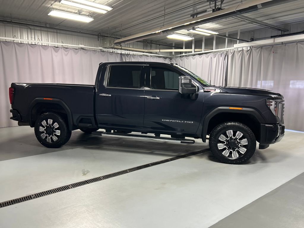 Used 2024 GMC Sierra 3500 Denali w/ Technology Package image 8