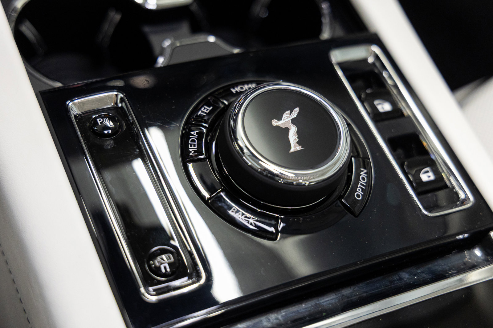 New 2026 Rolls-Royce Spectre image 34