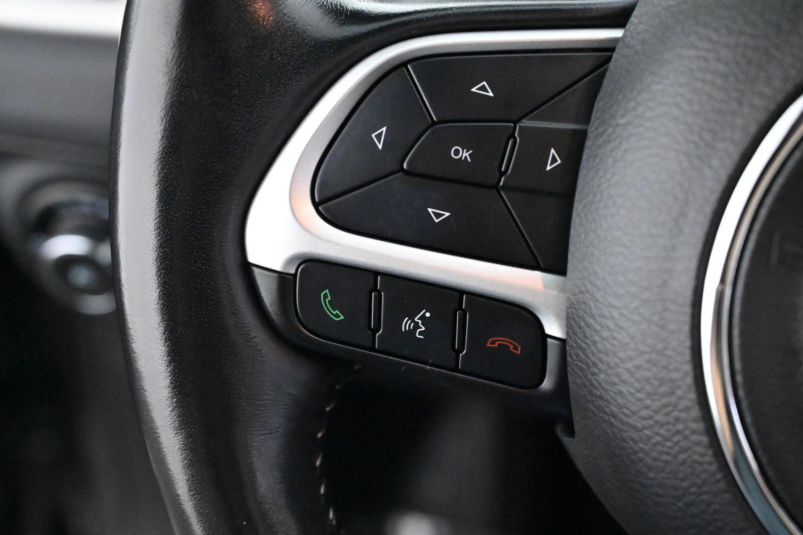 Used 2021 Jeep Compass Latitude image 12