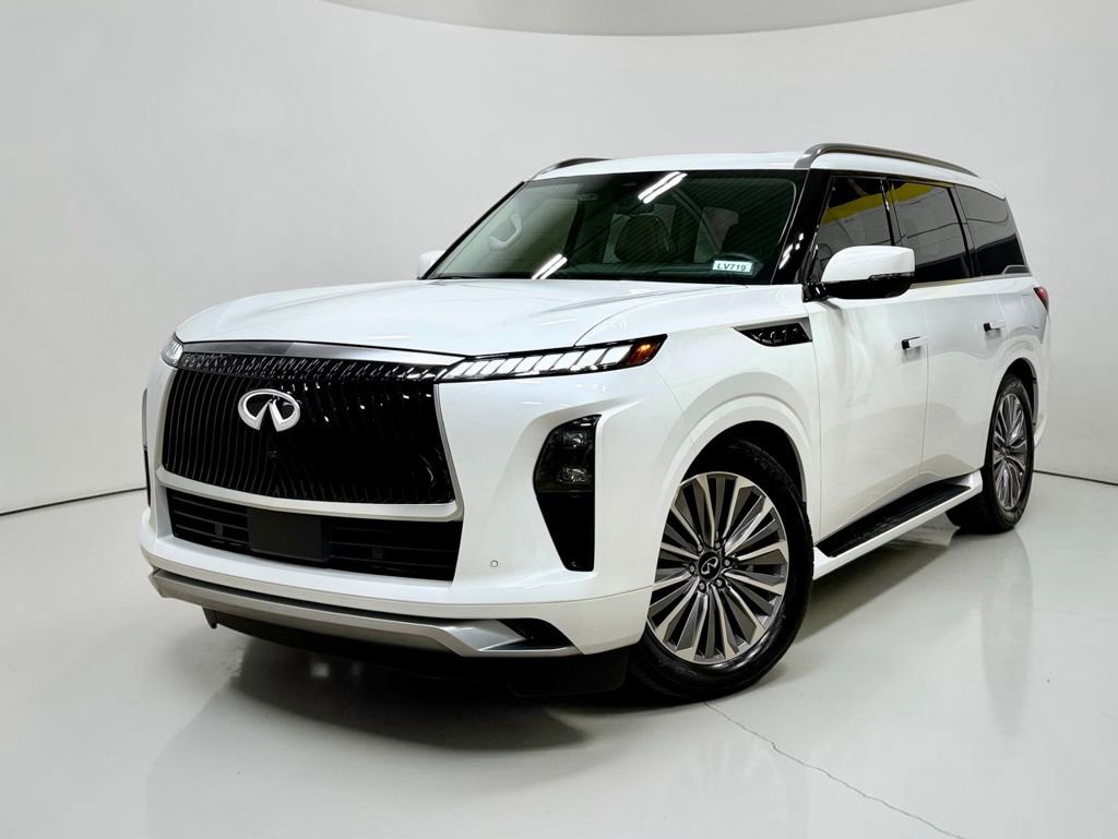 Used 2025 INFINITI QX80 Sensory image 2