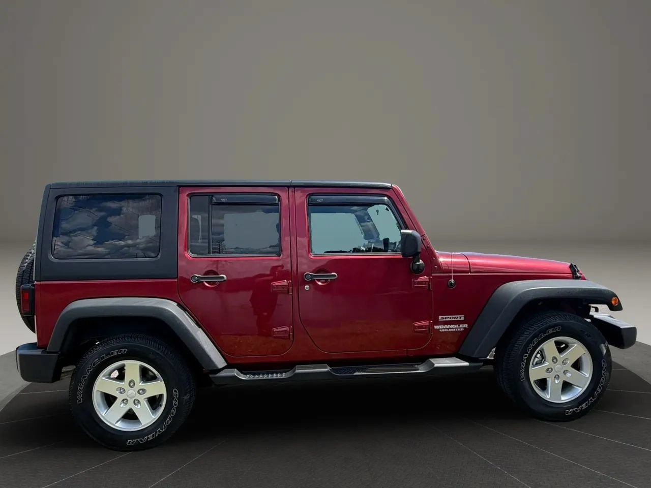 Used 2012 Jeep Wrangler Unlimited Sport AWD/4WD image 4