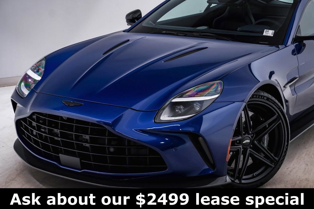 Used 2025 Aston Martin V8 Vantage Coupe image 4