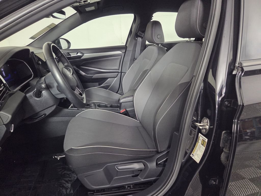 Used 2025 Volkswagen Jetta Sport FWD image 12