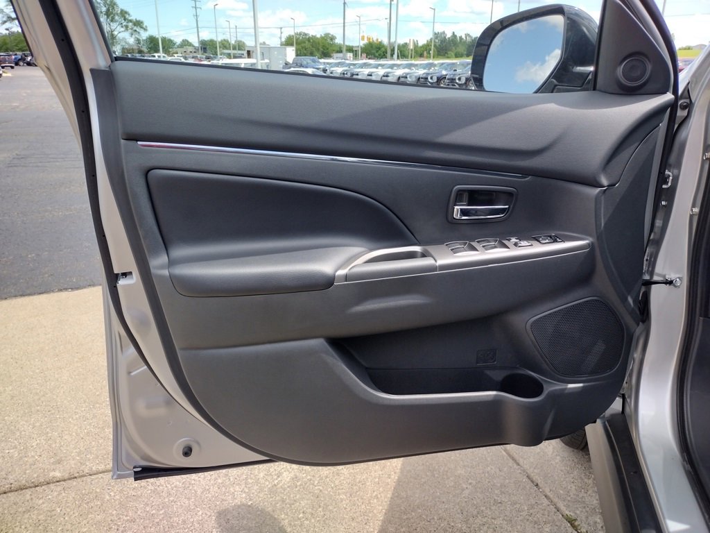 New 2025 Mitsubishi Outlander Sport SE image 25