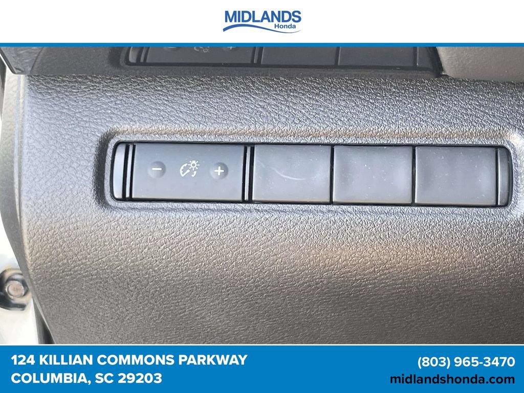 Used 2024 Nissan Pathfinder S AWD/4WD image 17