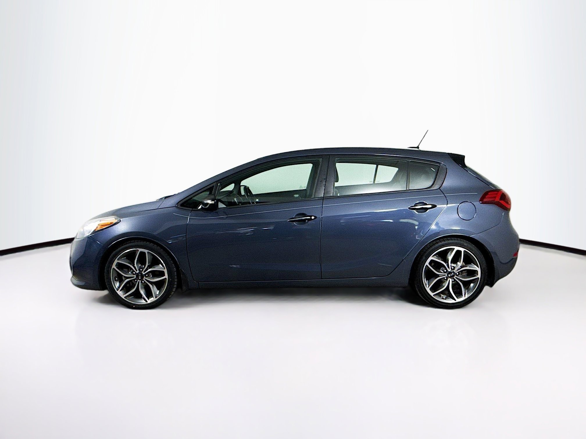 Used 2016 Kia Forte SX image 7