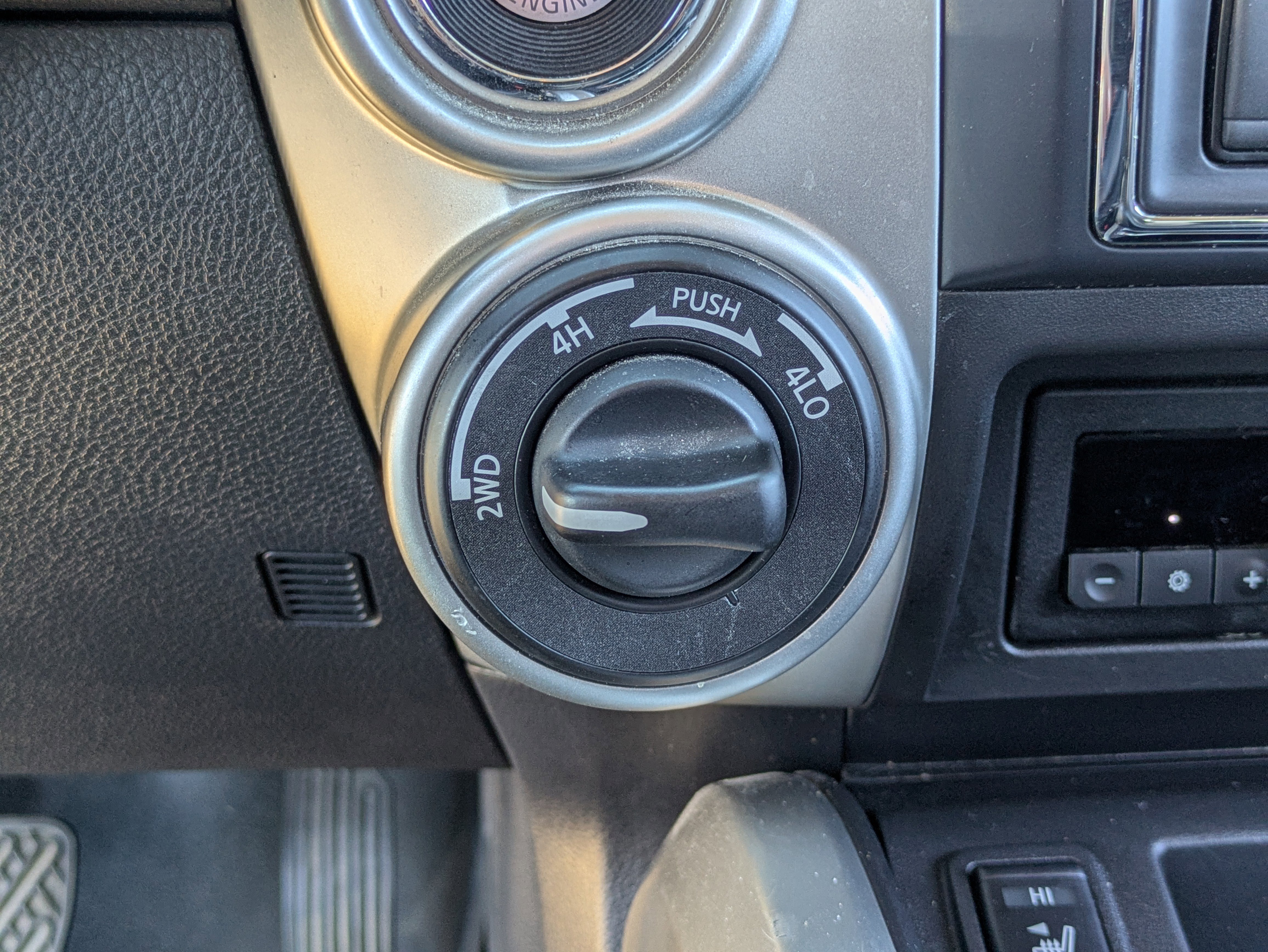 Used 2017 Nissan Titan PRO-4X w/ Pro-4x Convenience Package image 25