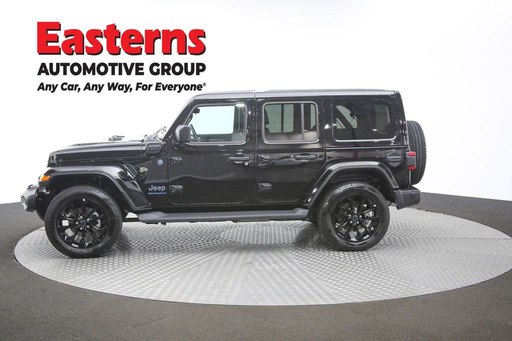 Used 2025 Jeep Wrangler Unlimited Sahara AWD/4WD image 55