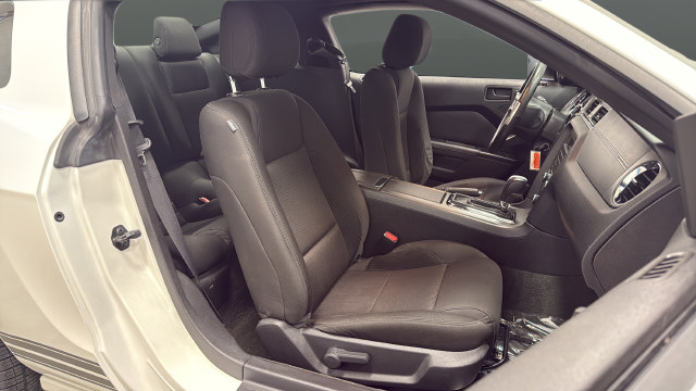 Used 2013 Ford Mustang Coupe w/ V6 Performance Pkg RWD image 22