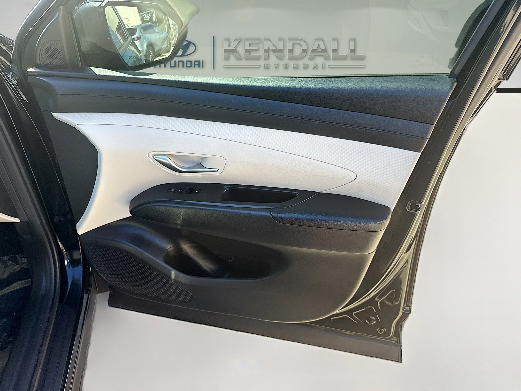 Used 2025 Hyundai Tucson SE image 30