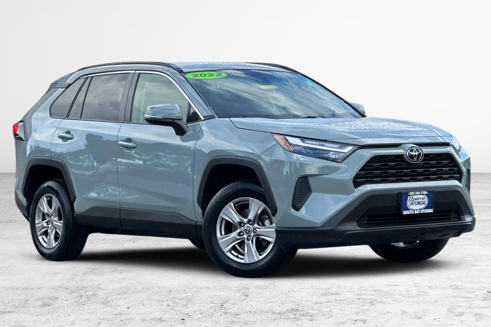 Used 2022 Toyota RAV4 XLE image 2