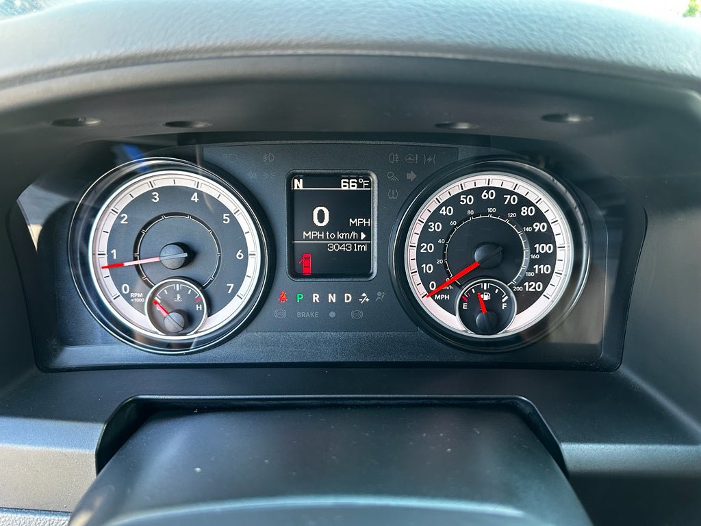 Used 2019 RAM 1500 Express w/ Express Value Package AWD/4WD image 16