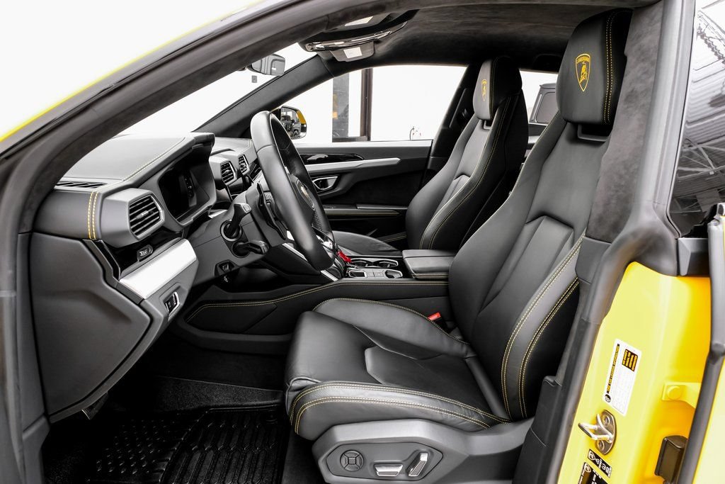 Used 2022 Lamborghini Urus AWD/4WD image 7