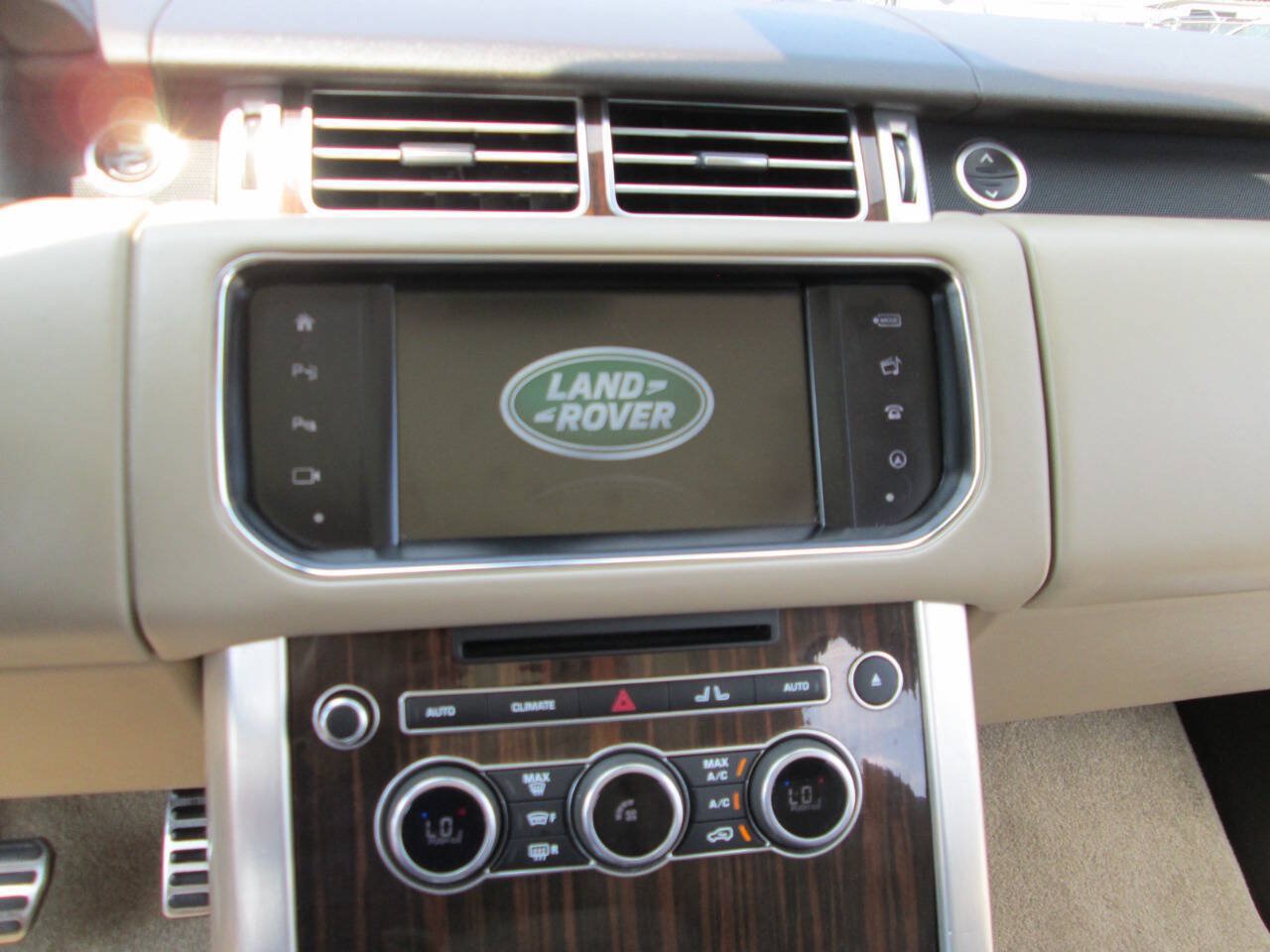 Used 2016 Land Rover Range Rover Long Wheelbase Supercharged AWD/4WD image 33
