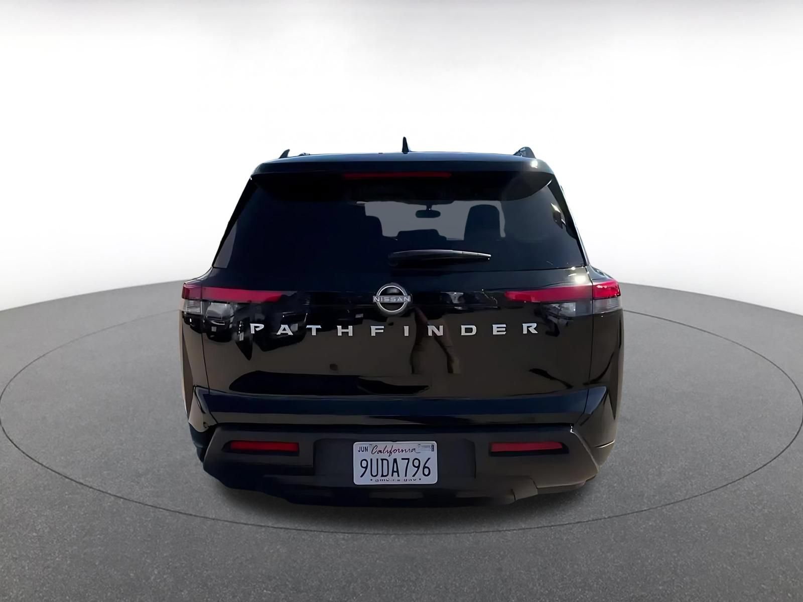 Used 2025 Nissan Pathfinder SV FWD image 12