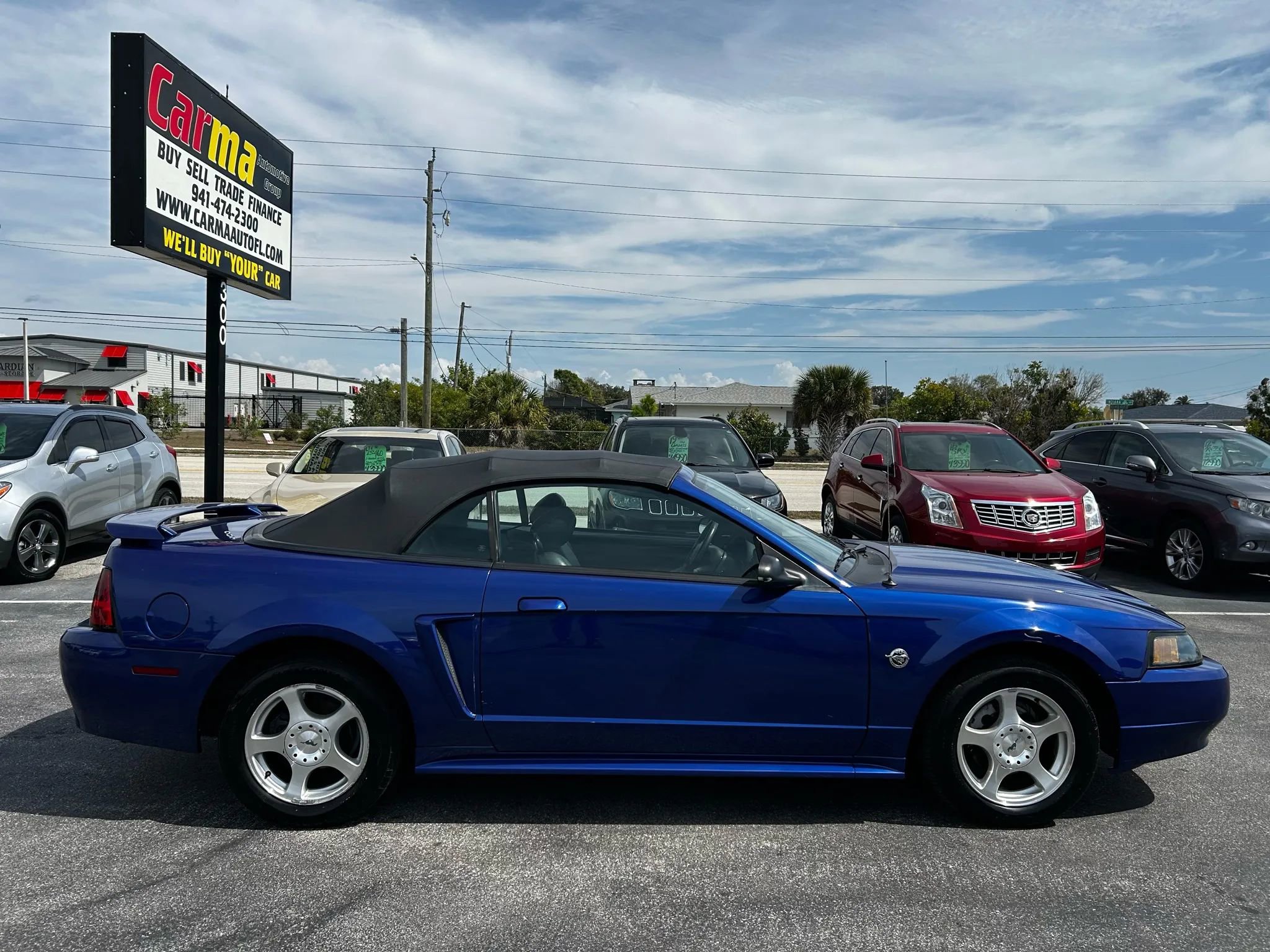 Used 2004 Ford Mustang Deluxe Convertible RWD image 2
