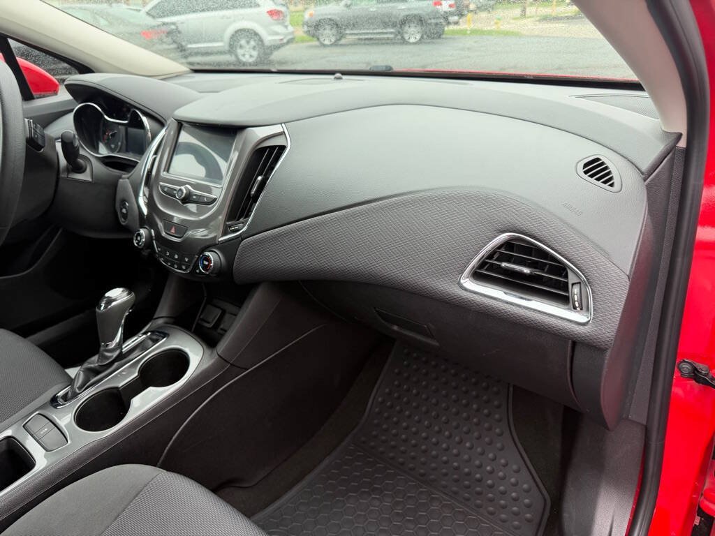 Used 2017 Chevrolet Cruze LT w/ Convenience Package FWD image 12