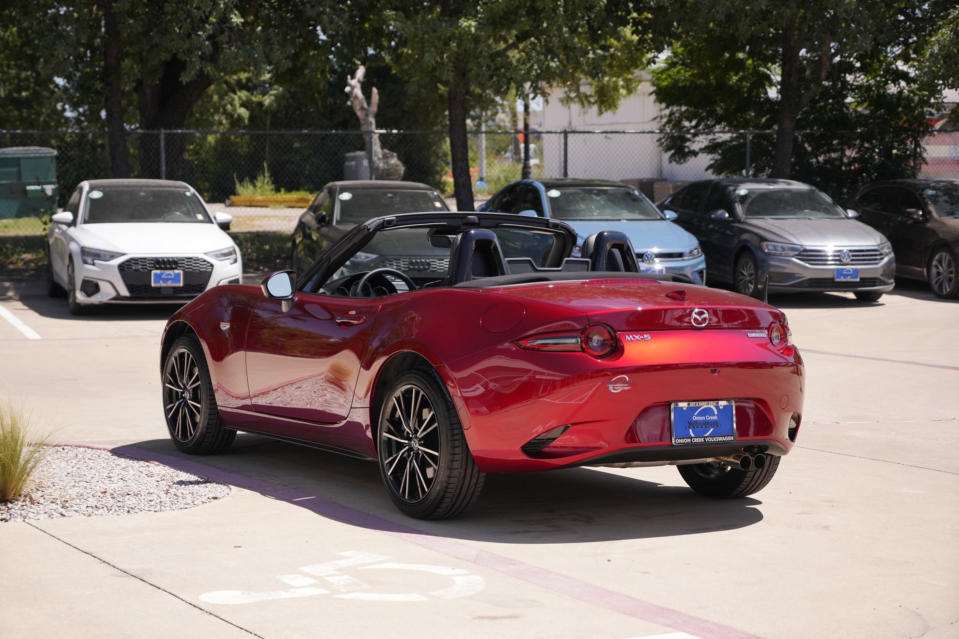 Used 2025 MAZDA MX-5 Miata Grand Touring RWD image 6