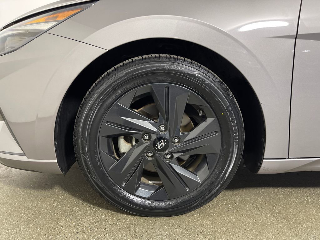 Used 2022 Hyundai Elantra SEL w/ Cargo Package FWD image 11