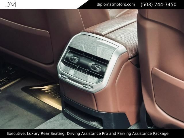 Used 2023 BMW 760i xDrive w/ Executive Package AWD/4WD image 22