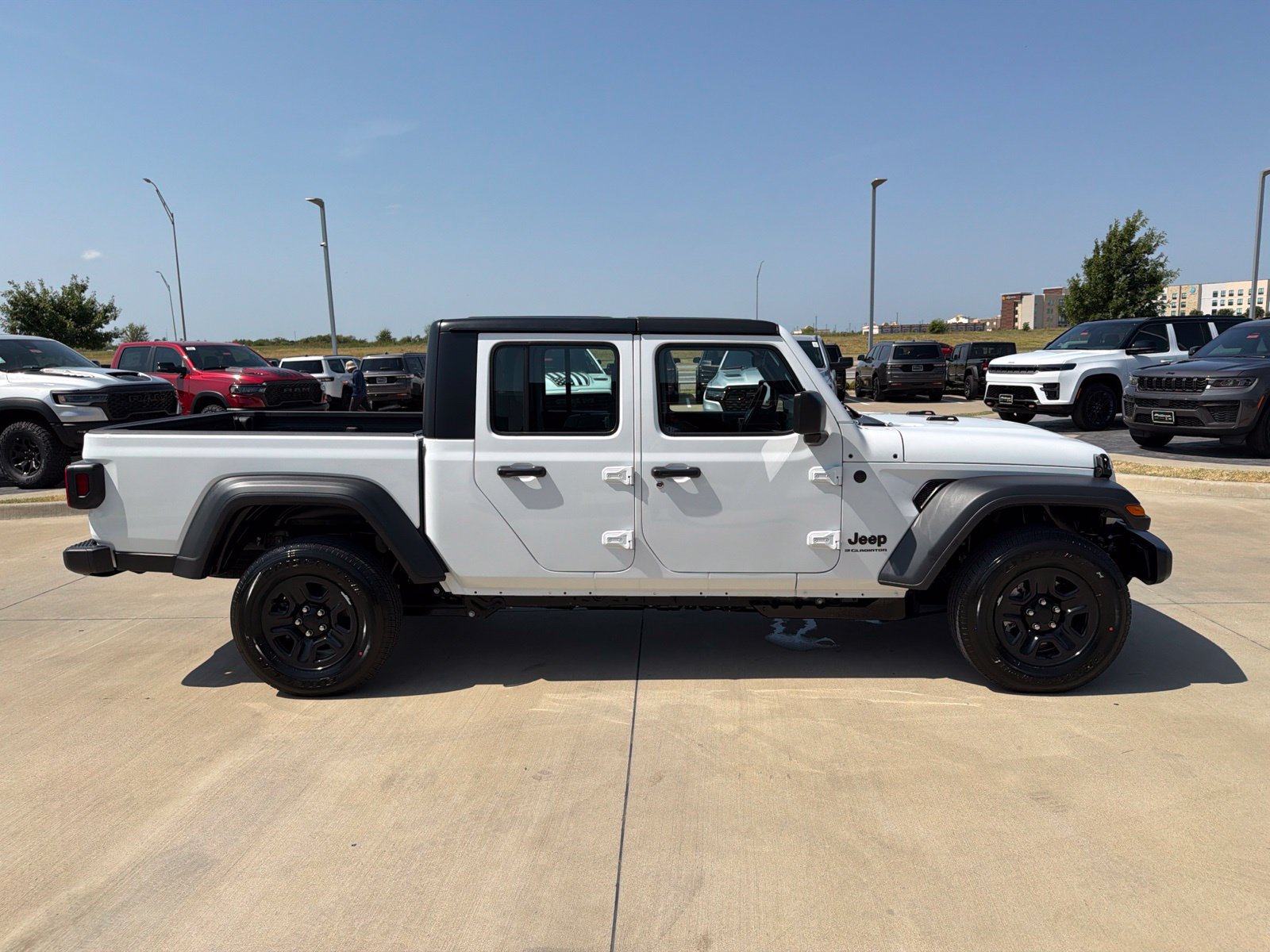 New 2026 Jeep Gladiator Sport AWD/4WD image 6
