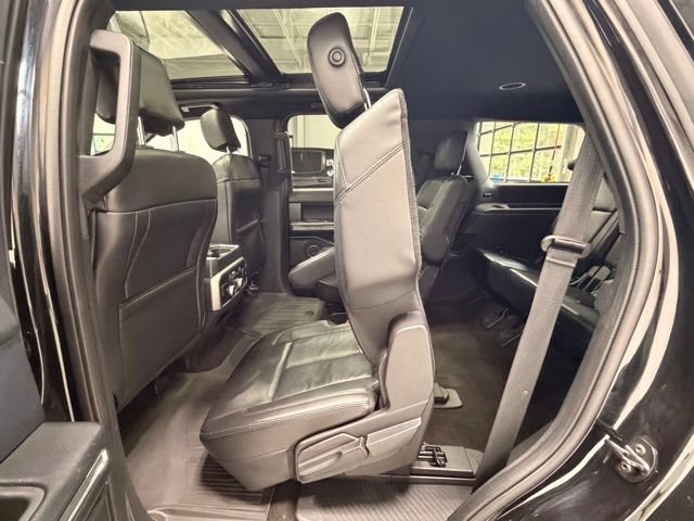 Used 2020 Ford Expedition XLT w/ Equipment Group 202A AWD/4WD image 22