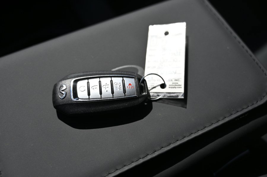 Used 2023 INFINITI QX50 Luxe AWD/4WD image 31