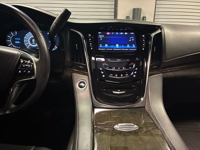Used 2016 Cadillac Escalade ESV Platinum AWD/4WD image 18
