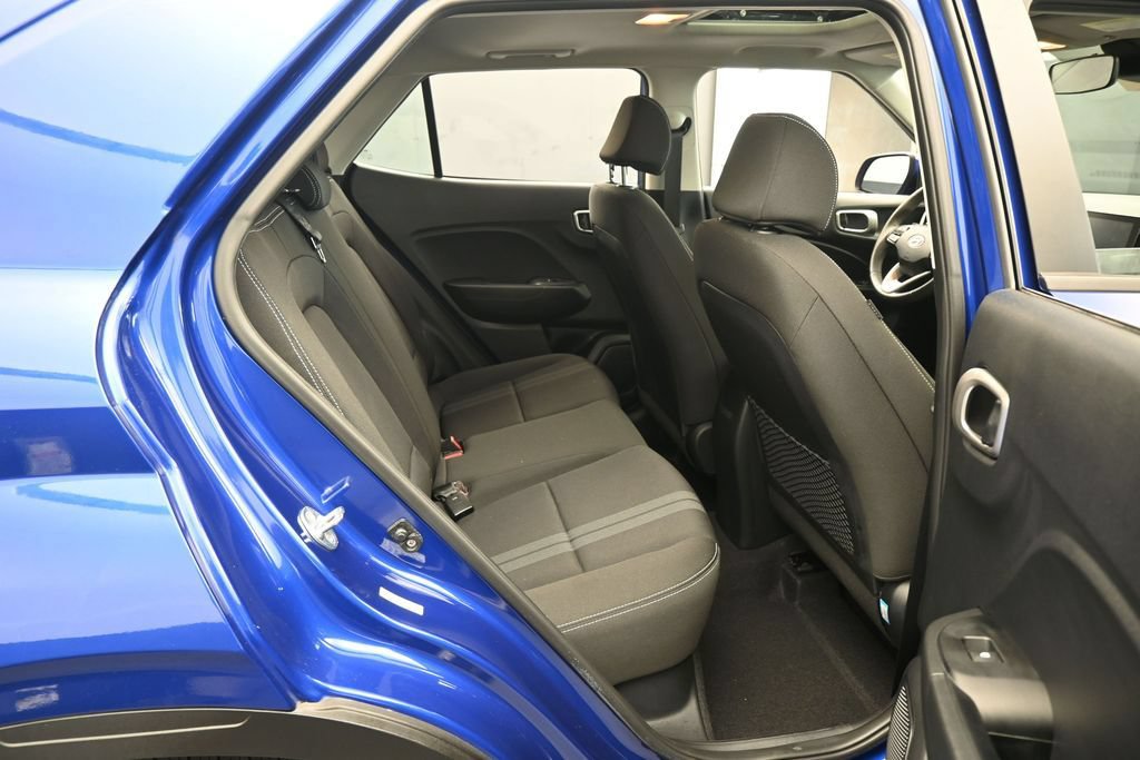 Used 2022 Hyundai Venue SEL FWD image 32