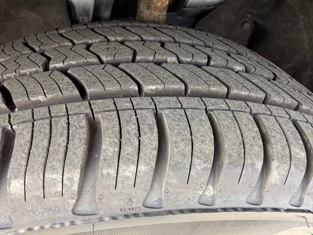 Used 2015 Jeep Grand Cherokee Limited w/ Luxury Group II image 25