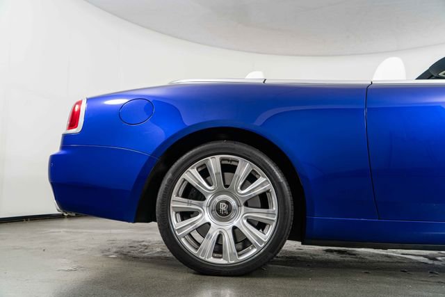 Used 2017 Rolls-Royce Dawn RWD image 10