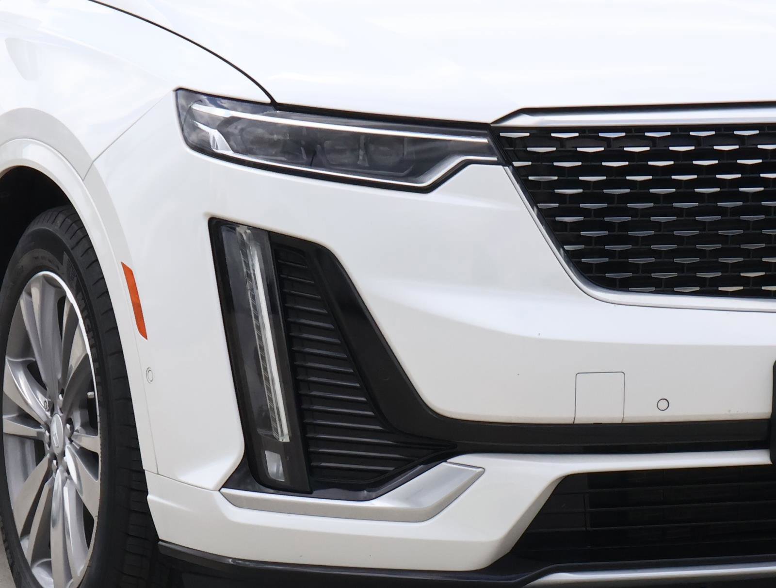 Used 2022 Cadillac XT6 Premium Luxury w/ Platinum Package image 9