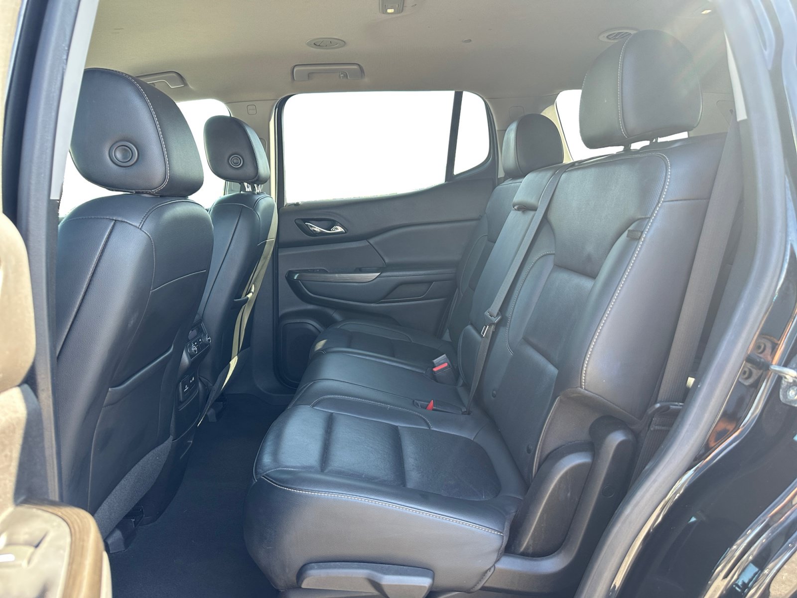 Used 2023 GMC Acadia SLT FWD image 13