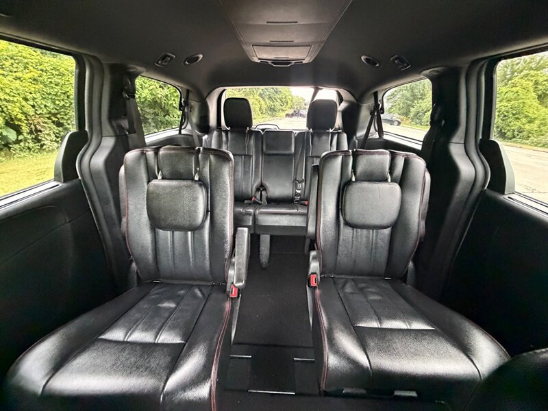 Used 2018 Dodge Grand Caravan GT FWD image 12