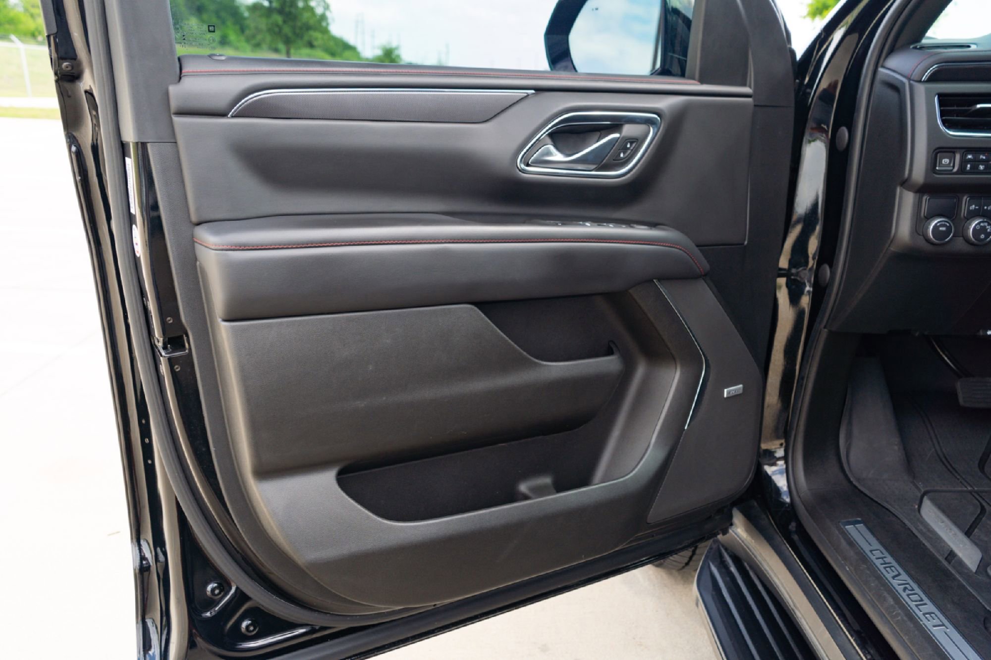 Used 2022 Chevrolet Tahoe RST w/ Luxury Package image 20