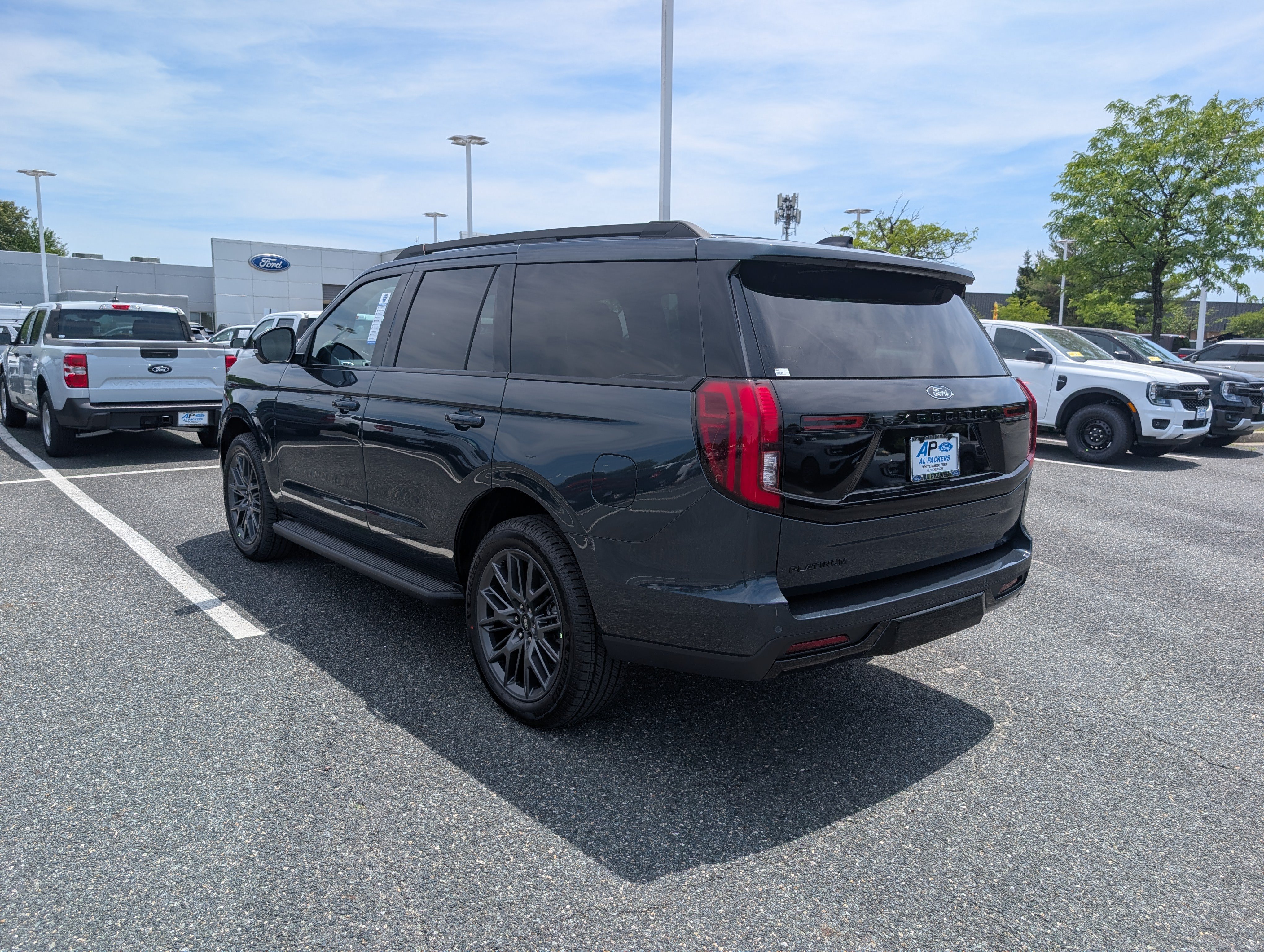New 2026 Ford Expedition Platinum w/ Stealth Appearance Package AWD/4WD image 3