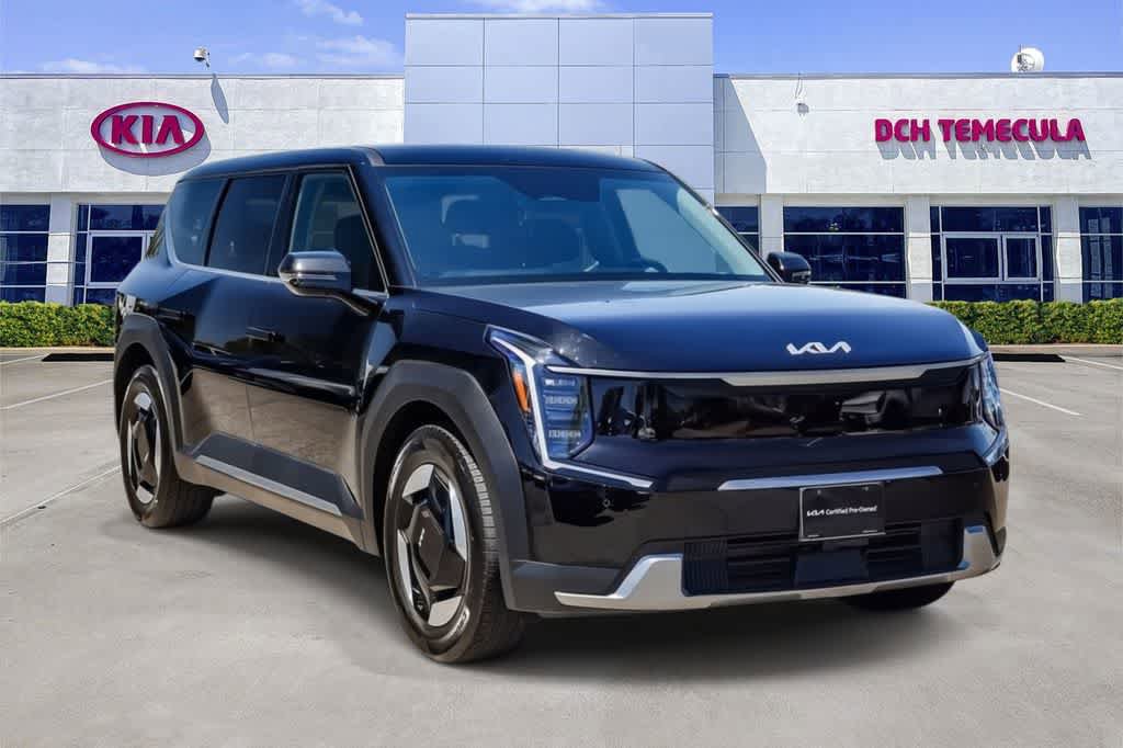 Certified 2024 Kia EV9 Light Long Range RWD image 3