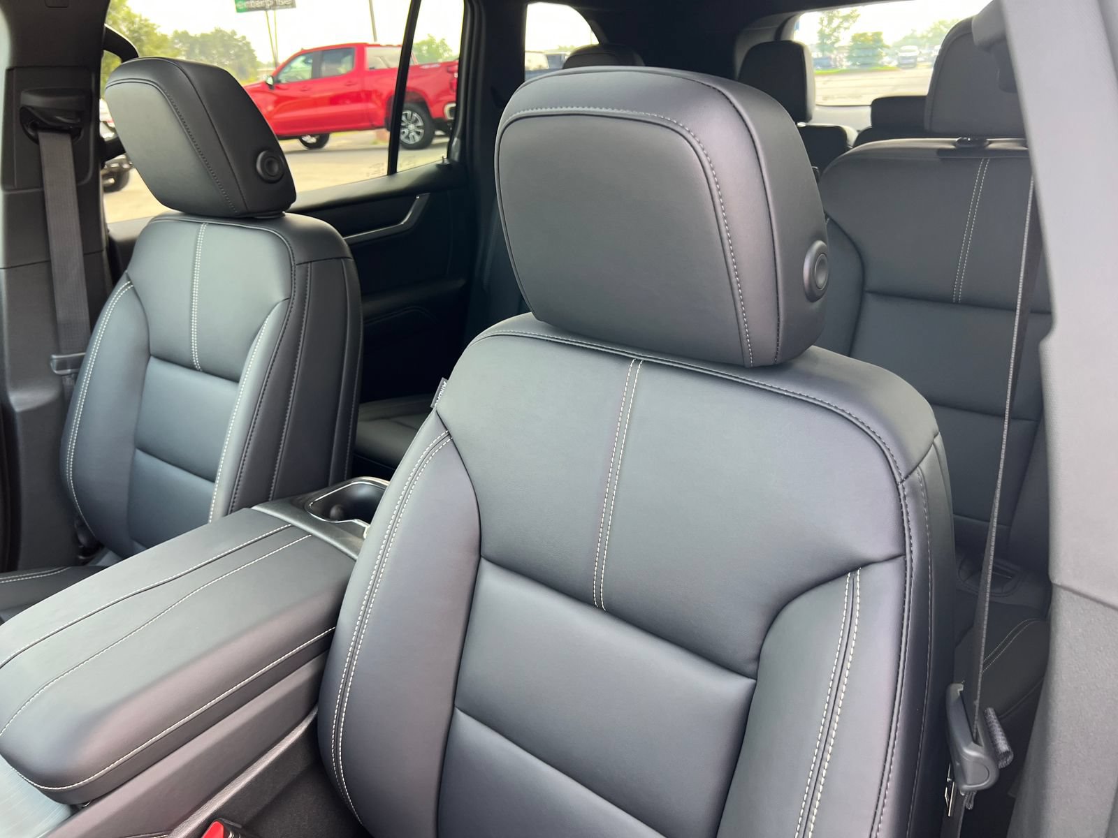 New 2027 GMC Acadia Elevation w/ Black Edition AWD/4WD image 13