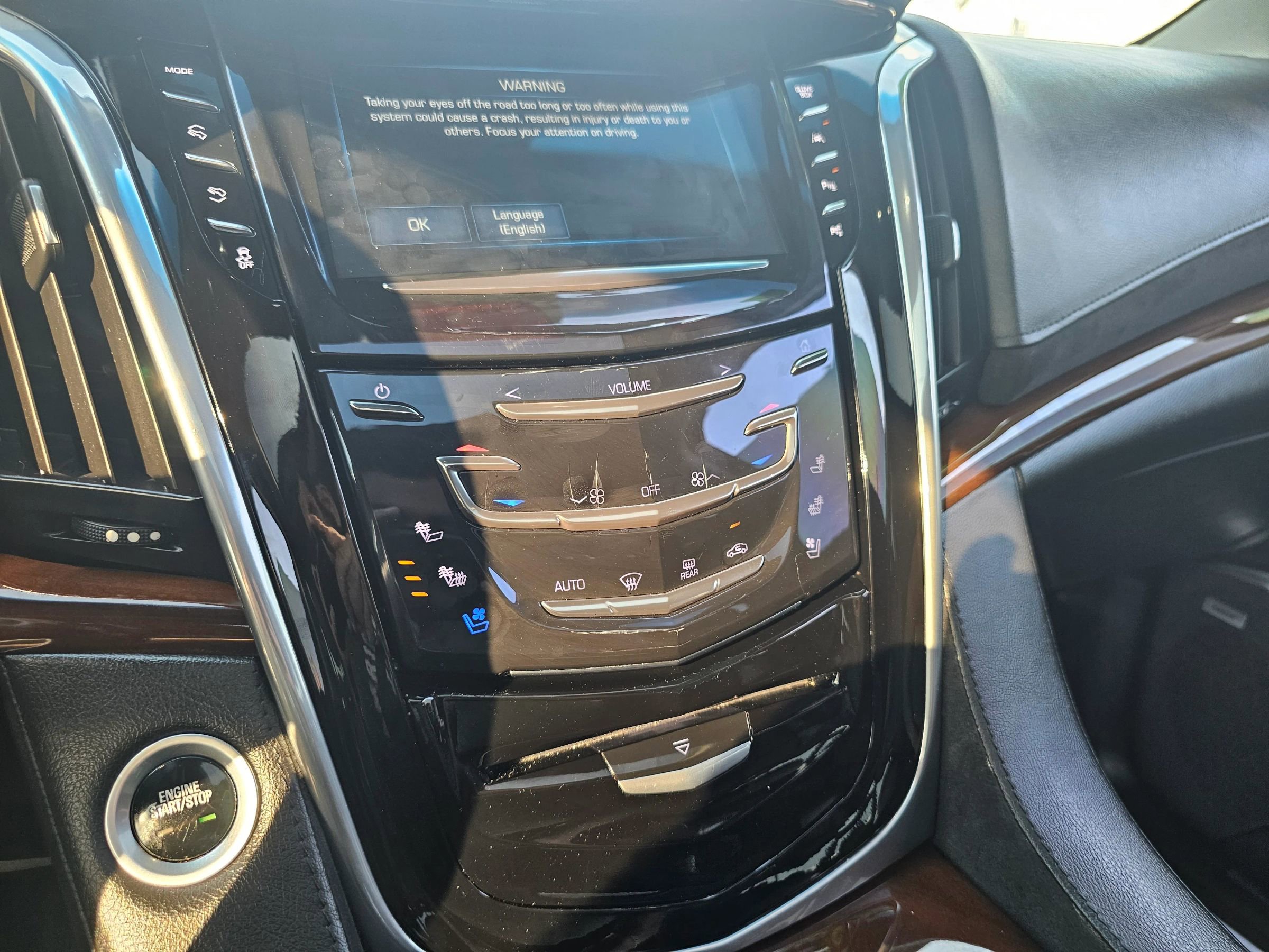 Used 2020 Cadillac Escalade Luxury RWD image 29