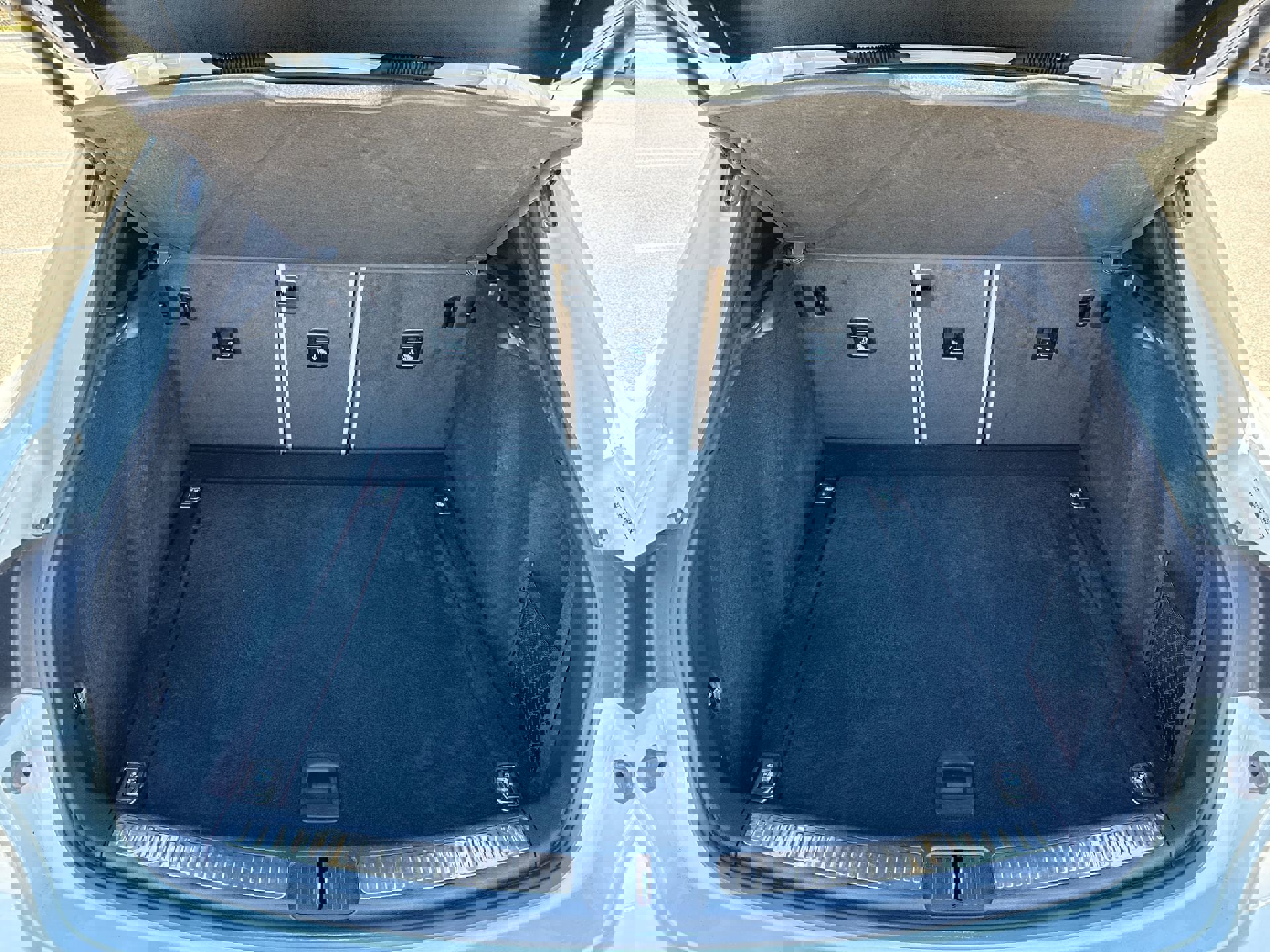 Used 2021 Porsche Macan Premium Plus image 22