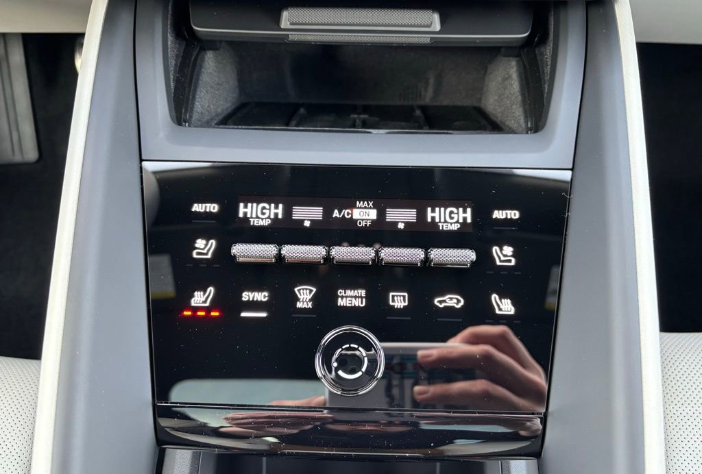 New 2025 Porsche Macan 4S Electric image 28