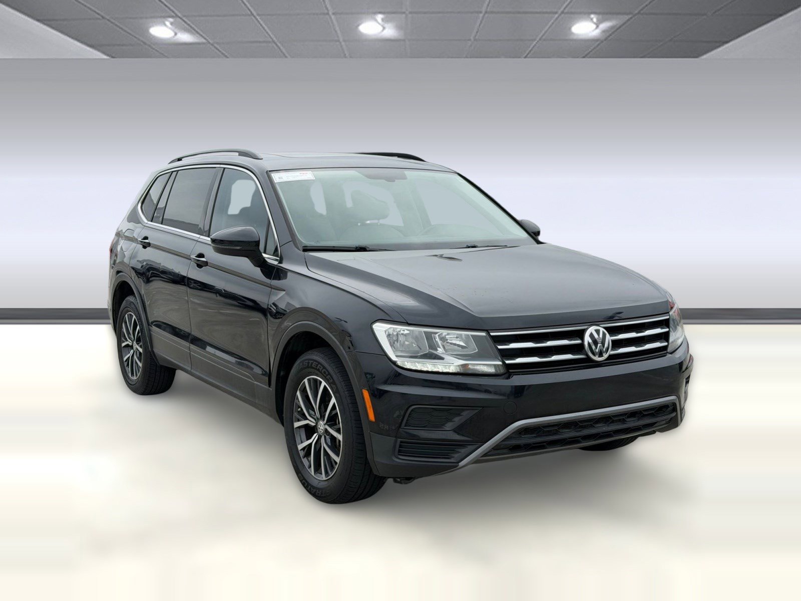 Used 2019 Volkswagen Tiguan SE w/ Panoramic Sunroof Package FWD image 6