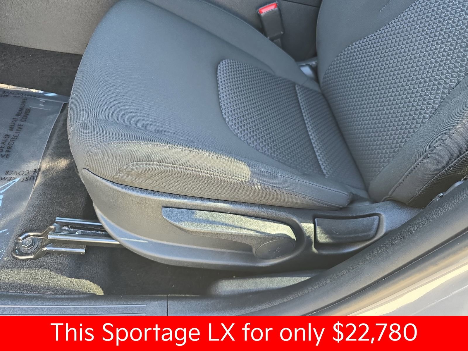 Used 2025 Kia Sportage LX FWD image 34