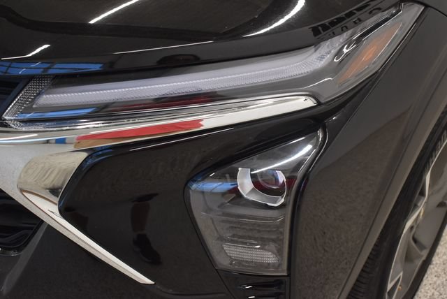 Used 2025 Chevrolet Trax LT FWD image 15